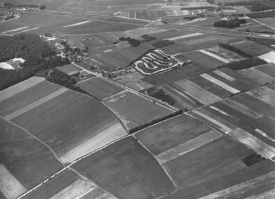 150.200 Luchtfoto zuidoostelijke richting van Roermond met de Oude Keulsebaan en de Heidebaan