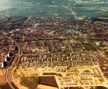 150.225 Luchtfoto van de wijk Hoogvonderen in aanbouw