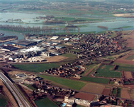 150.232 Luchtfoto van het industrieterrein Mijnheerkens en Leeuwen