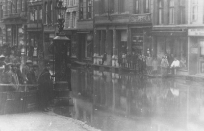 1920.A16a Hoog water te Roermond