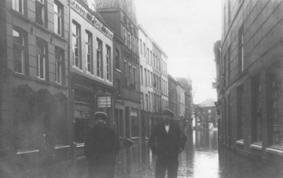 1920.A16b Hoog water te Roermond