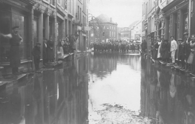 1920.A16c Hoog water te Roermond