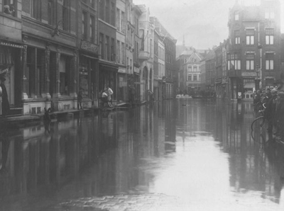 1920.A17 Hoog water te Roermond