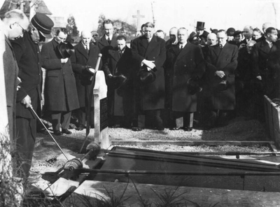1932.D2 Begrafenis van de gemeentesecretaris F. Adriaanse
