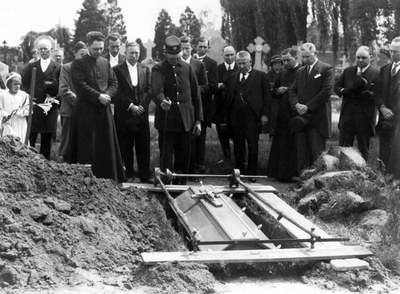 1934.H4 Begrafenis M.J.H.A. Tripels