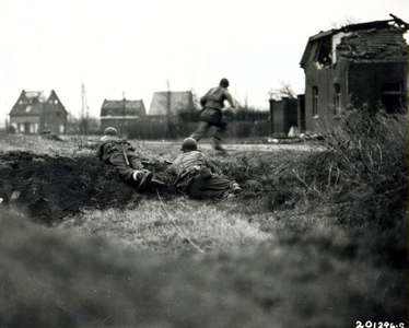 1945.A2 Geallieerde opmars met infanterie