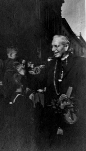 1945.C1d 24 april, terugkeer bisschop Lemmens