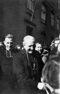 1945.C1e 24 april, terugkeer bisschop Lemmens