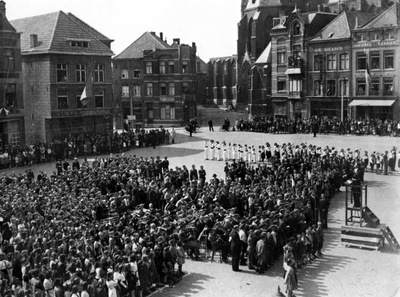 1945.D13 Viering van het bevrijdingsfeest op 6 juni