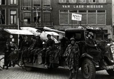 1945.D14g Viering van het bevrijdingsfeest op 6 juni