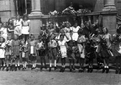 1945.D6a Viering van het bevrijdingsfeest op 6 juni