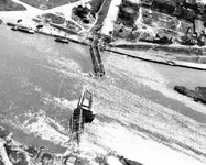 1945.L13b Maasbrug verwoestingen