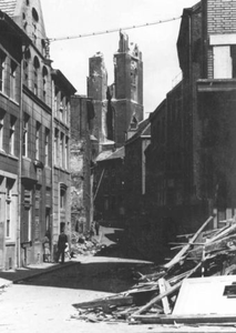 1945.L46c Marktstraat/Luifelstraat verwoestingen