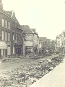 1945.L52 Neerstraat verwoestingen