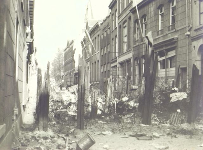 1945.L53 Paredisstraat verwoestingen