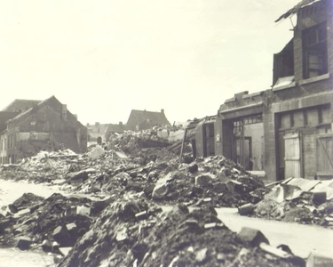 1945.L61 Veldstraat en omgeving verwoestingen