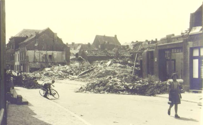 1945.L62c Veldstraat en omgeving verwoestingen