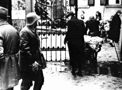 1945.S3 Februari, pand van dr. Hustinx in de Steegstraat