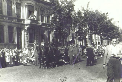 1947.D4 27 aug, begrafenis van de 13 gefussileerden in het Elmpterwald en vindplaats