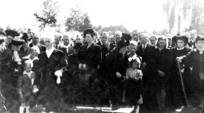 1947.F1b Begrafenis van de 13 gefussileerden oorlogsslachtoffers op 11 sept. 1947 te Roermond