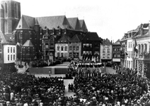 1948.A2b Pax Christi bijeenkomst op de Markt met pater Lombardi