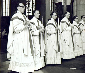 1964.H1b Priesterwijding in de kathedraal