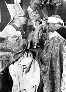 1965.F2a Bisschopswijding mgr. E. Beel