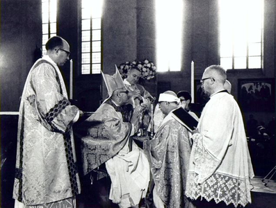 1965.F5 Bisschopswijding mgr. E. Beel