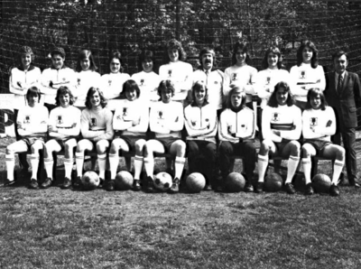1974.D1 Roermonds voetbalelftal speelt tegen Mönchen-Gladbach