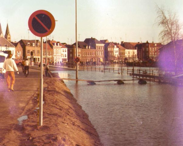 1984.X42a 7 februari, Hoog water