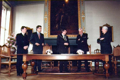1994.E3a 11-11-1994, overeenkomst tussen de stichting behoud teekenschool de gemeente Roermond en de Limburgse ...