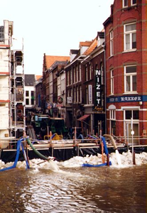 1995.D34a Brugstraat en Roerkade