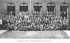 19E5b Ambachtschool: personeel en leerlingen