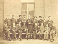 19G2 Bisschoppelijk College: 19e eeuwse onbekende klassefoto
