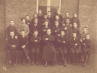 19G5 Bisschoppelijk College: 19-03-1890 Klassefoto