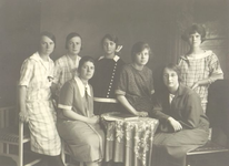 19J11 Leerlingen aanwezig in het pensionaat St.Ursula te Roermond van 1884-1933