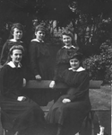 19J14d Leerlingen aanwezig in het pensionaat St.Ursula te Roermond van 1884-1933