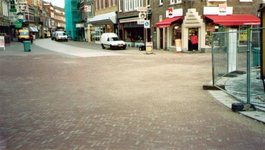 2000.H2c Herinrichting bestrating Stationsplein en Veldstraat aug/sept. 2000