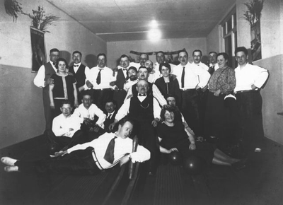 21D4 Kegelclub Roermond in lokaal Crones aan de Hamstraat c.1930