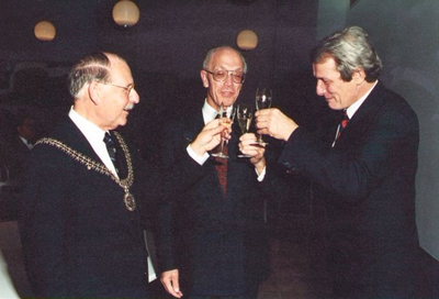 4B32.9a Officiele opening stadhuis in oktober 1990