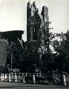 FolioA.4 De resten van de Kathedrale kerktoren 1940-1945