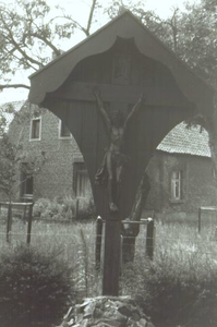 111.112b Het kruisbeeld op de splitsing Borgeind - Schilbergsweg