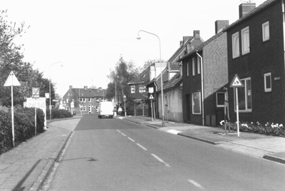 H3.604a Inkijk Dorpstraat vanuit de Roermondsestraat