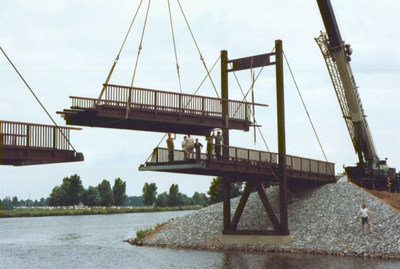 16.628d Montage van de brug over de Hambeek ter vervanging van de oude Rode brug