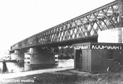 114.415a De Maasbrug van zuid naar noord voor 1940