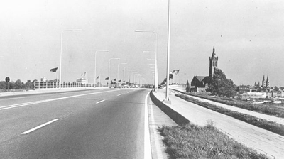 114.429c De Maasbrug na 1962