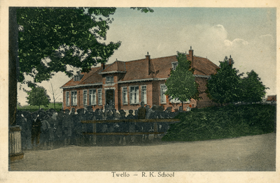 GAV-FLOR-43 R.K. jongensschool aan de Kerklaan. 1923, 1923