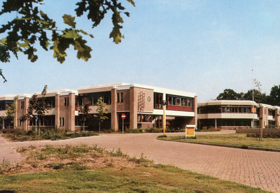 GAV-FLOR-49 Gemeentehuis van Voorst aan de H.W. Iordensweg in Twello. 1983, 1983