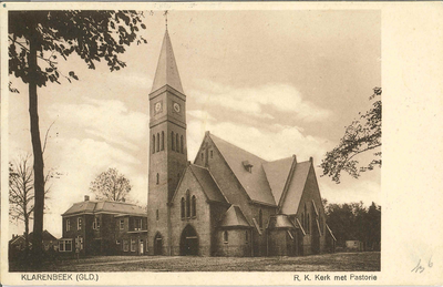 GAV-PK-K-031 Klarenbeek; Kerkweg; RK kerk; RK pastorie., 1930 - 1940