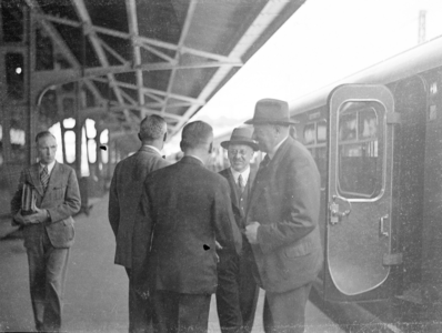 25945 FDHEEMAFF 285 Eerste officiële proefrit met de Directie van de Nederlandse Spoorwegen van het nieuwe type ...